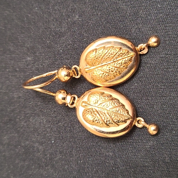 Leaves gold vintage russian earrings - Picture 2 of 16